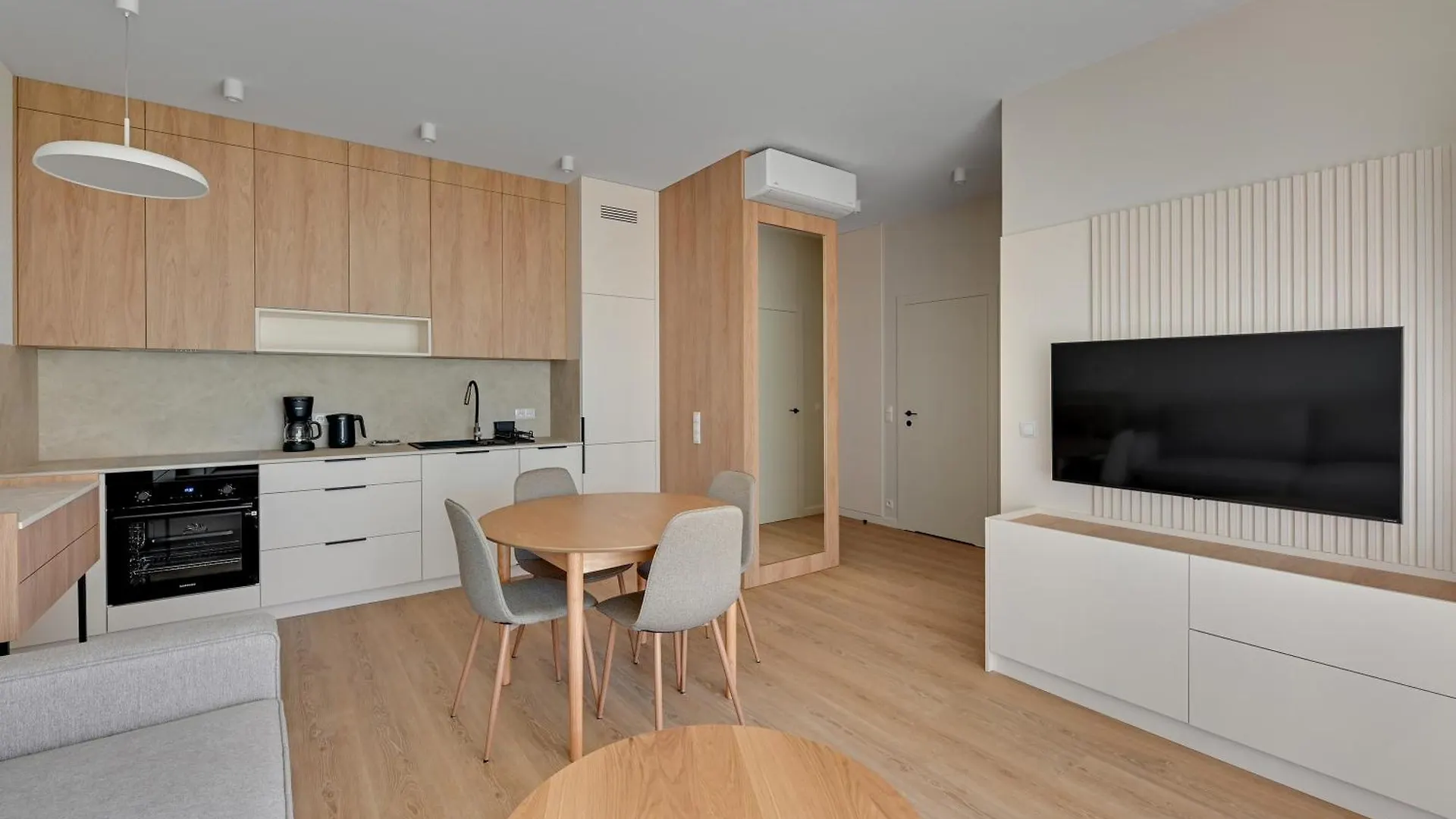 Nadmorski Dwor - Apartamenty Przy Plazy Gdansk Apartment